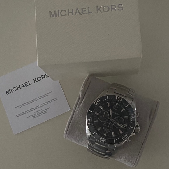 Michael Kors Watch - Picture 4 of 5
